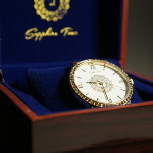Classic Minimalist Gold